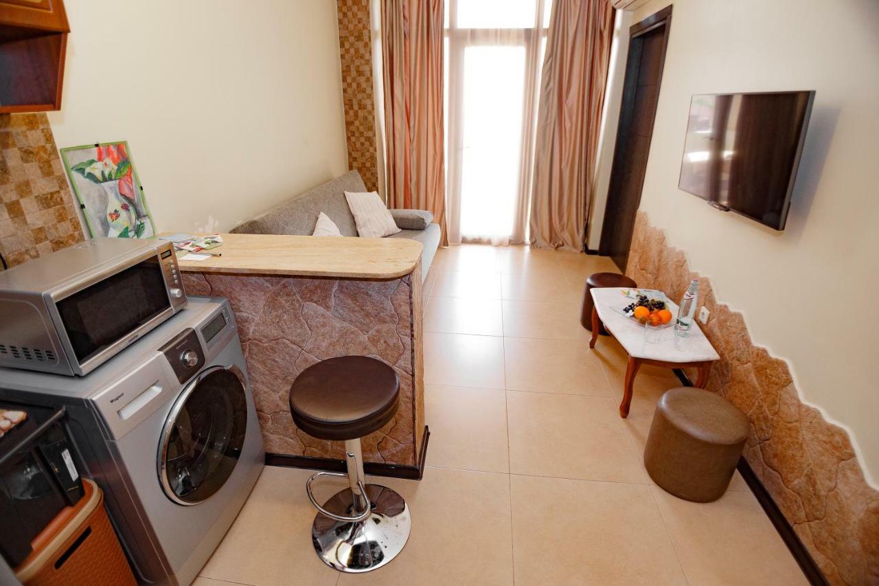 Apartment On Javakhishvili Batumi Eksteriør bilde